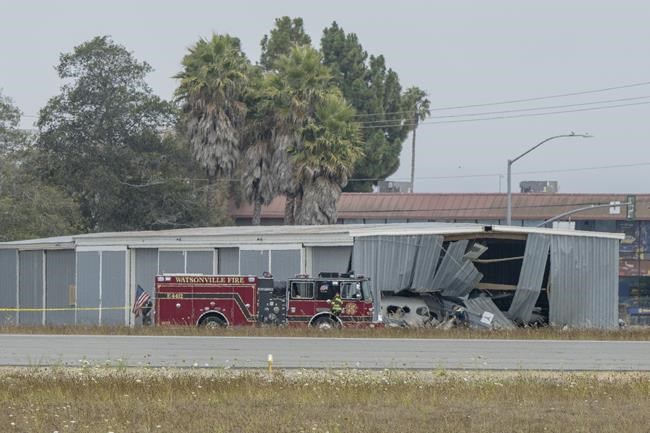 Officials: At least 2 die after planes collide in California | iNFOnews.ca CP1947855355