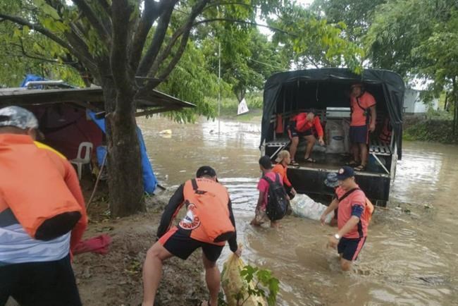 Storm forces school closures, evacuations in Philippines | iNFOnews.ca Storm forces school closures, evacuations in Philippines | iNFOnews.ca