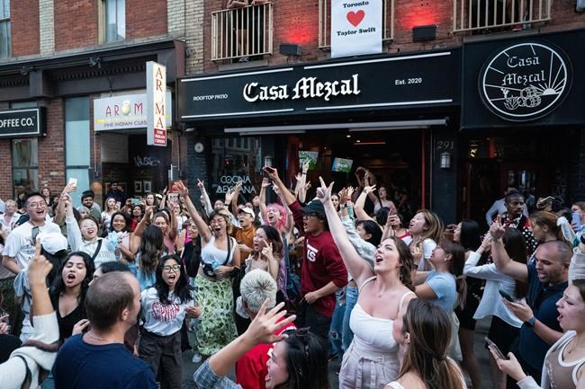 Crowds of fans gather ahead of sold-out Taylor Swift appearance at TIFF | iNFOnews.ca