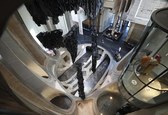 Suspended sculpture transforms Cape Town museum's atrium | iNFOnews.ca CP660038112