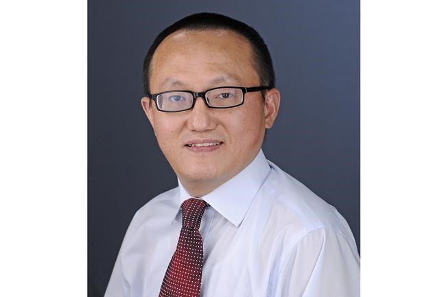 Judge tosses most charges against Kansas researcher | iNFOnews.ca