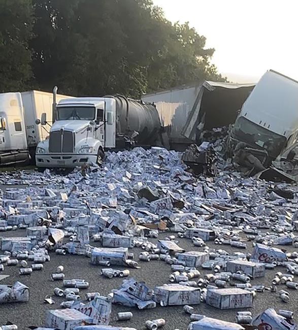 Florida highway covered in Coors Light beer after semi crash | iNFOnews.ca Florida highway covered in Coors Light beer after semi crash | iNFOnews.ca