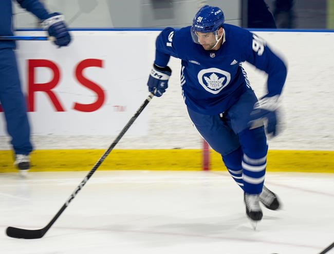 Toronto Maple Leafs captain Tavares out 'minimum' three weeks with oblique strain | iNFOnews.ca
