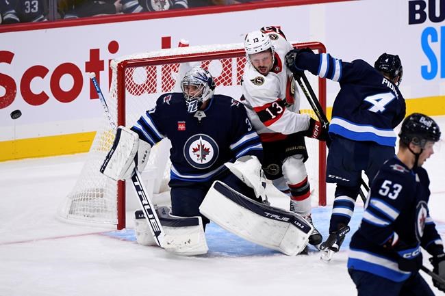Jets' vets do just enough to beat Senators 5-3 | iNFOnews.ca