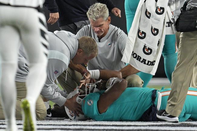 Analysis: NFL isn't passing the eye test on head injuries | iNFOnews.ca