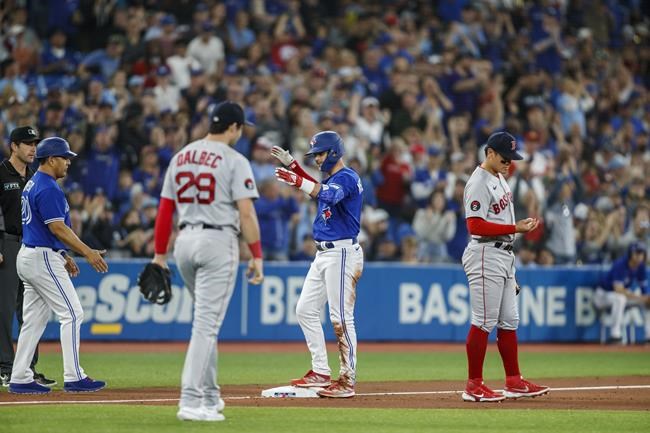 Hernandez helps Jays top Red Sox 6-3; Toronto sweeps Boston as post-season approaches | iNFOnews.ca Hernandez helps Jays top Red Sox 6-3; Toronto sweeps Boston as post-season approaches | iNFOnews.ca