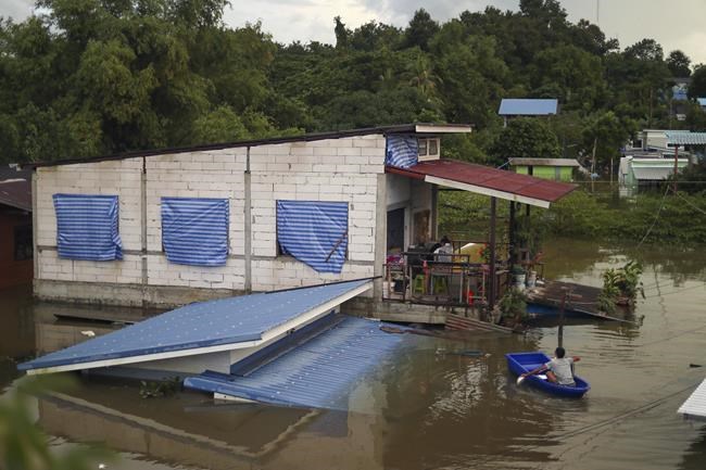 Heavy rain swells rivers, causing floods in much of Thailand | iNFOnews.ca