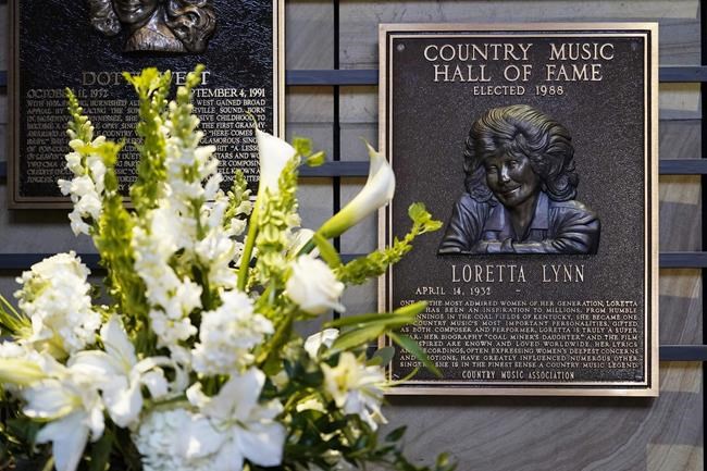 Loretta Lynn, coal miner's daughter and country queen, dies | iNFOnews.ca Loretta Lynn, coal miner's daughter and country queen, dies | iNFOnews.ca