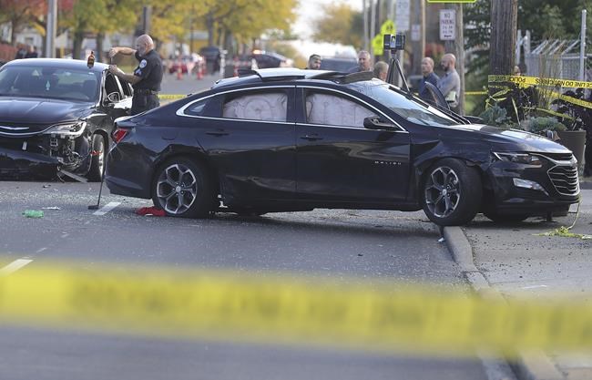 Fatal crash, gunfire interrupt teenager's funeral procession | iNFOnews.ca Fatal crash, gunfire interrupt teenager's funeral procession | iNFOnews.ca