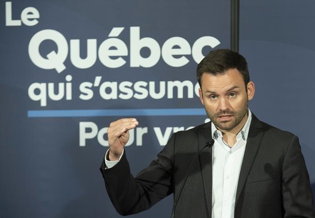 'Can't serve two masters': Parti Québécois leader refuses to swear oath to King | iNFOnews.ca