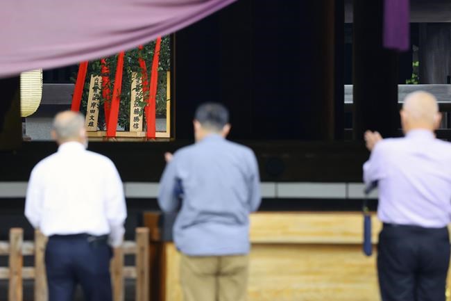 Japan leader sends offerings to controversial Tokyo shrine | iNFOnews.ca