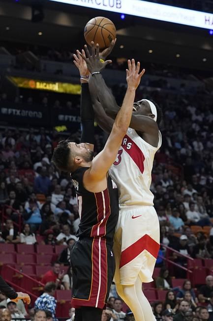 After a scuffle, Heat hold on to top Raptors 112-109 | iNFOnews.ca