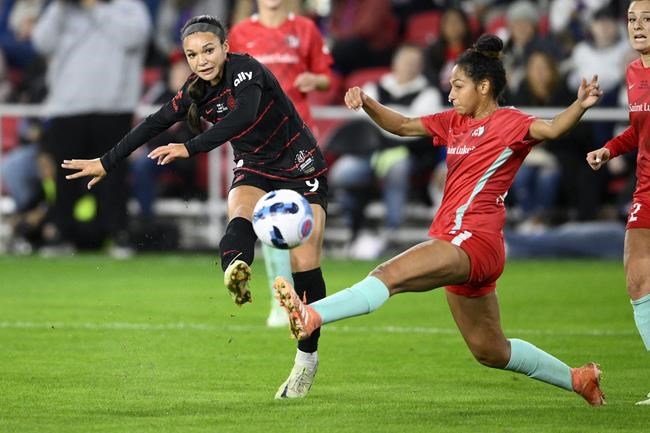MVP Smith scores, Thorns beat Current 2-0 for NWSL title | iNFOnews.ca MVP Smith scores, Thorns beat Current 2-0 for NWSL title | iNFOnews.ca