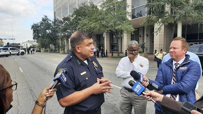 Police standoff ends with man shot in Mobile, Alabama | iNFOnews.ca