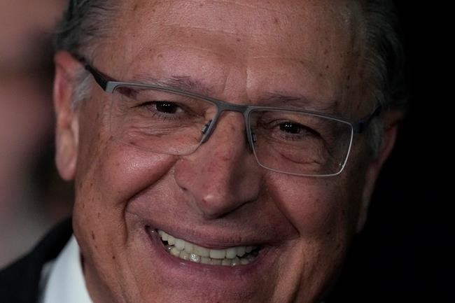 Lula's team meets Bolsonaro as Brazil's transition kicks off | iNFOnews.ca CP2030511144