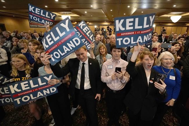 Abortion rights support helps Kansas Gov. Kelly win 2nd term | iNFOnews.ca Abortion rights support helps Kansas Gov. Kelly win 2nd term | iNFOnews.ca
