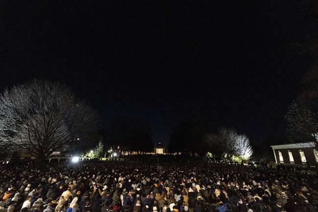 University of Virginia mourns for campus shooting victims | iNFOnews.ca University of Virginia mourns for campus shooting victims | iNFOnews.ca
