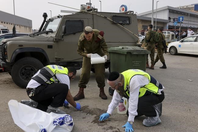Palestinian kills 3 Israelis, wounds 3 in West Bank stabbing | iNFOnews.ca