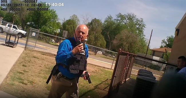 Acting Uvalde police chief during school shooting steps down | iNFOnews.ca