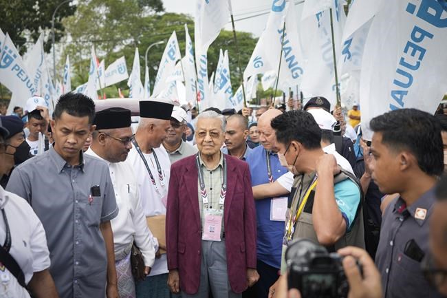 At 97, Malaysia’s Mahathir makes last election hurrah | iNFOnews.ca At 97, Malaysia’s Mahathir makes last election hurrah | iNFOnews.ca
