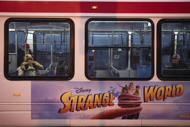 Sick child treated after migrant bus arrives in Philadelphia | iNFOnews.ca