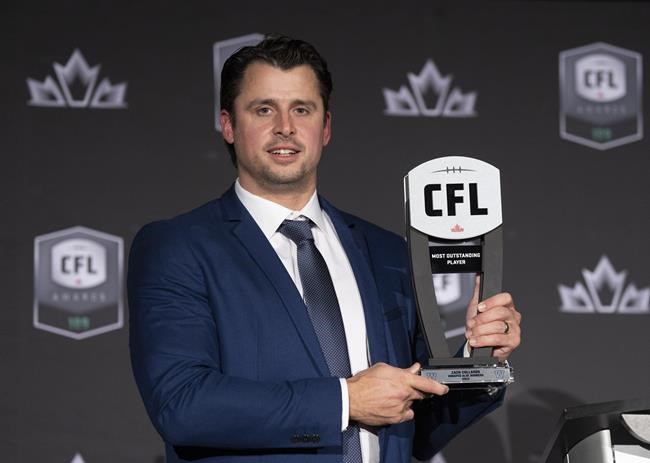 Bombers quarterback Collaros captures second straight top player award | iNFOnews.ca
