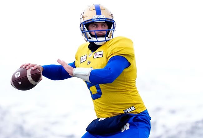Winnipeg QB Zach Collaros joins Blue Bomber practice two days ahead of Grey Cup | iNFOnews.ca