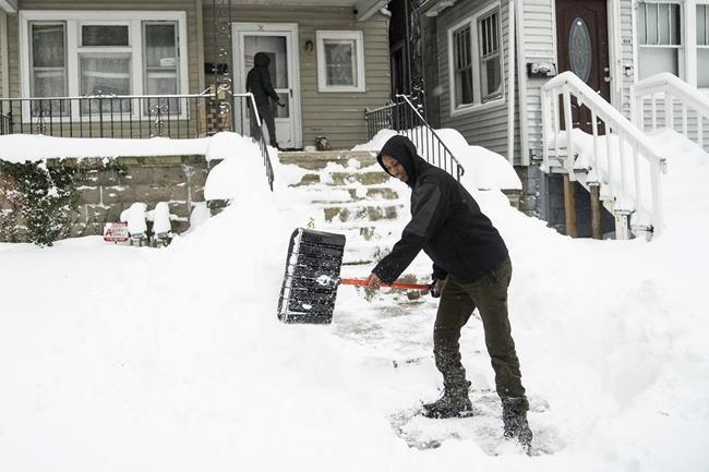 Parts of NY dig out after potentially 'historic' snowfall | iNFOnews.ca Parts of NY dig out after potentially 'historic' snowfall | iNFOnews.ca