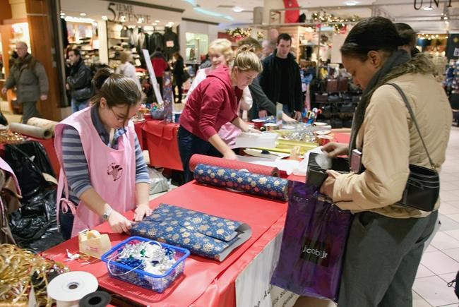 Young Canadians look to splurge on gifts this holiday season, cut other costs | iNFOnews.ca Young Canadians look to splurge on gifts this holiday season, cut other costs | iNFOnews.ca