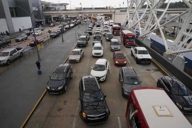 Thanksgiving travel rush is back with some new habits | iNFOnews.ca