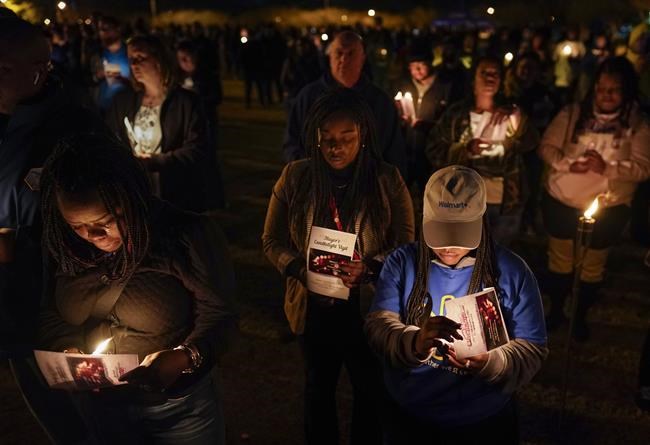 City holds vigil, honors 6 dead in Virginia Walmart shooting | iNFOnews.ca