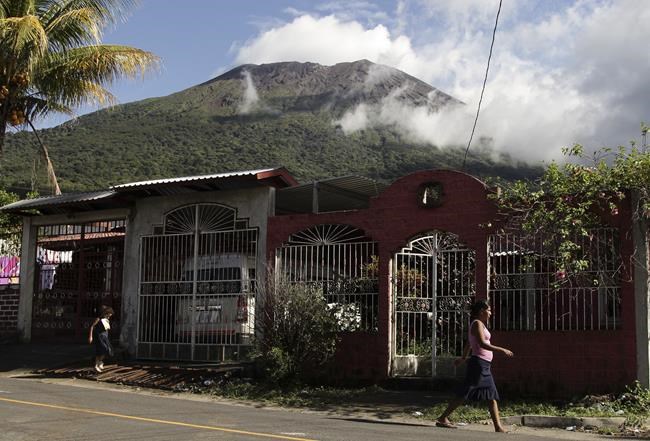 Volcano begins to erupt in eastern El Salvador | iNFOnews.ca Volcano begins to erupt in eastern El Salvador | iNFOnews.ca