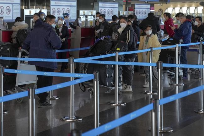 Experts question Ottawa's negative COVID-19 test for air travellers from China | iNFOnews.ca