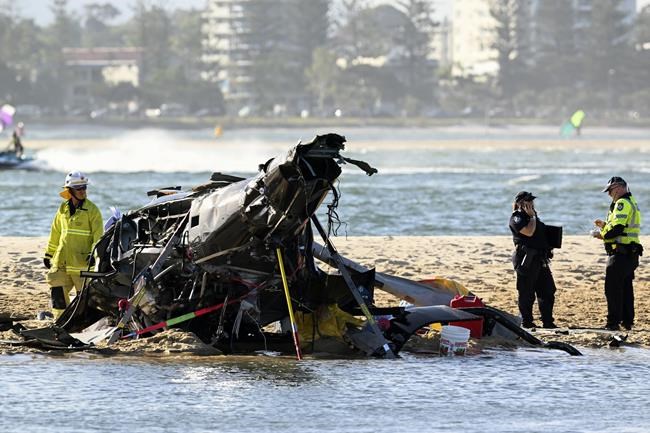 Helicopters collide over Australian beach, 4 people dead | iNFOnews.ca CP1165132900