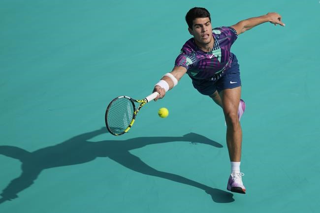 No. 1 Carlos Alcaraz out of Australian Open with leg injury | iNFOnews.ca