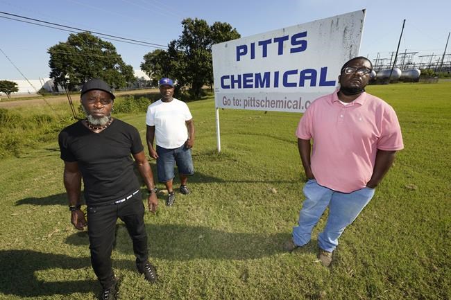 Farms settle suits on using immigrants over Black US workers | iNFOnews.ca