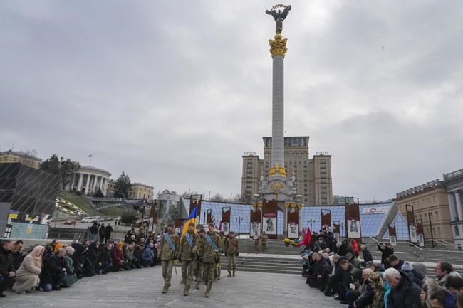 Ukrainians honor dead fighter at outdoor funeral in capital | iNFOnews.ca Ukrainians honor dead fighter at outdoor funeral in capital | iNFOnews.ca