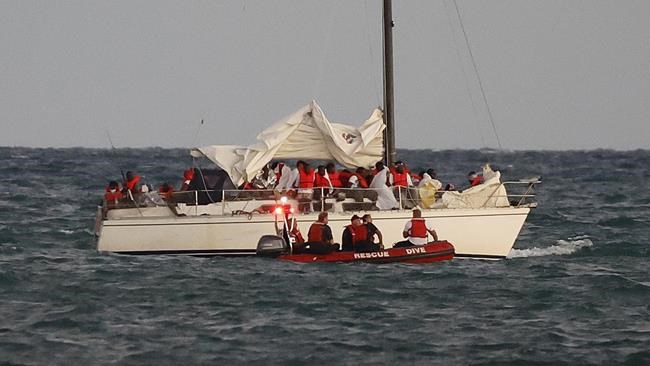 US stops hundreds fleeing Cuba, Haiti by sea, returns most | iNFOnews.ca