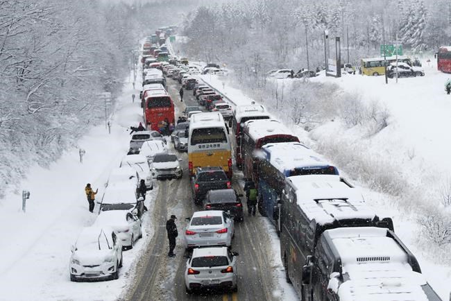 Cars collide on icy road in South Korea; 1 dead, dozens hurt | iNFOnews.ca Cars collide on icy road in South Korea; 1 dead, dozens hurt | iNFOnews.ca