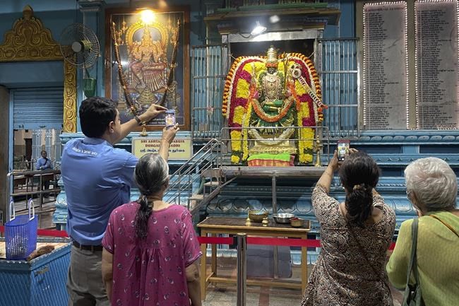 In India, deity decorating a calling for Hindu temple artist | iNFOnews.ca In India, deity decorating a calling for Hindu temple artist | iNFOnews.ca