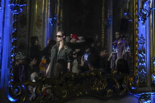 Armani, Kapoor bring tranquil close to Milan fashion week | iNFOnews.ca Armani, Kapoor bring tranquil close to Milan fashion week | iNFOnews.ca