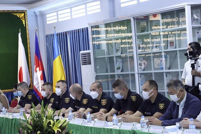 Cambodian experts begin training Ukrainian deminers | iNFOnews.ca