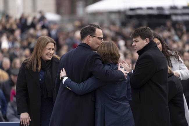 Shapiro takes oath of office as Pennsylvania's new governor | iNFOnews.ca Shapiro takes oath of office as Pennsylvania's new governor | iNFOnews.ca