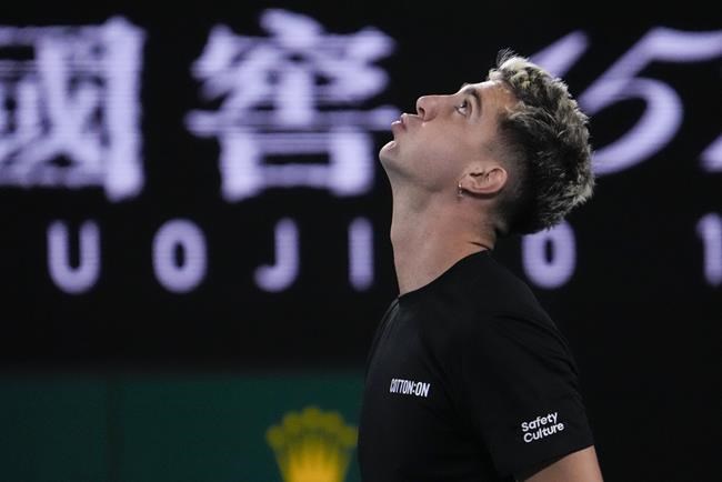 Murray edges Kokkinakis after 4 a.m. at Australian Open | iNFOnews.ca Murray edges Kokkinakis after 4 a.m. at Australian Open | iNFOnews.ca