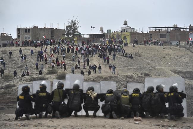Peru police use tear gas to block protesters from marching | iNFOnews.ca Peru police use tear gas to block protesters from marching | iNFOnews.ca
