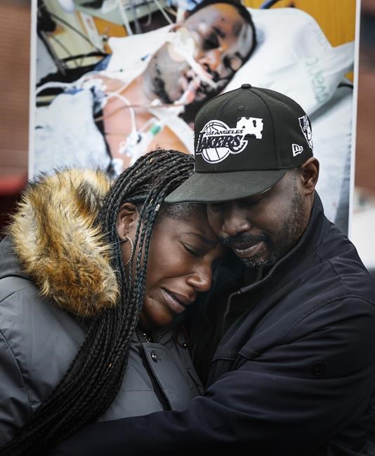5 police officers fired after Memphis man's arrest, death | iNFOnews.ca