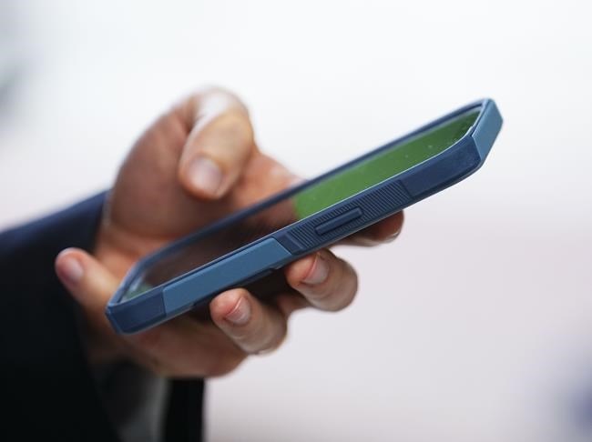 Globalive looks to return to wireless market with bid for Manitoba spectrum | iNFOnews.ca