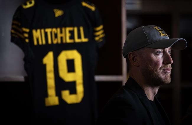 Hamilton Tiger-Cats sign veteran quarterback Mitchell to three-year deal | iNFOnews.ca