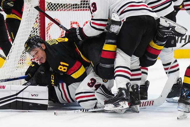 Canucks rally in third to beat Blackhawks 5-2 in Tocchet debut | iNFOnews.ca