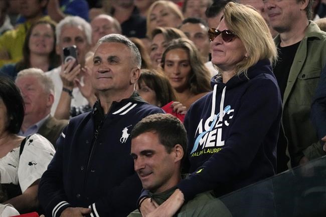 Djokovic's dad stays away from Australian Open semifinal | iNFOnews.ca
